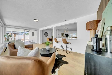 Casa en venta en Saint Petersburg, Florida, 3 dormitorios, 148.83 m2 № 1811046 - foto 29