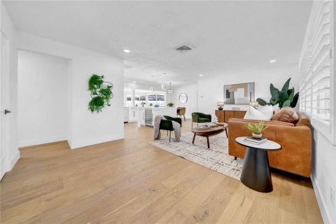 Casa en venta en Saint Petersburg, Florida, 3 dormitorios, 148.83 m2 № 1811046 - foto 16