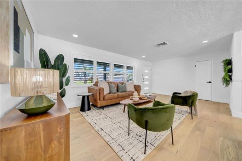Casa en venta en Saint Petersburg, Florida, 3 dormitorios, 148.83 m2 № 1811046 - foto 17