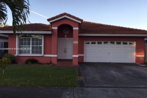 Villa ou maison à louer à Miami, Floride: 4 chambres, 184.6 m2 № 1966345 - photo 1
