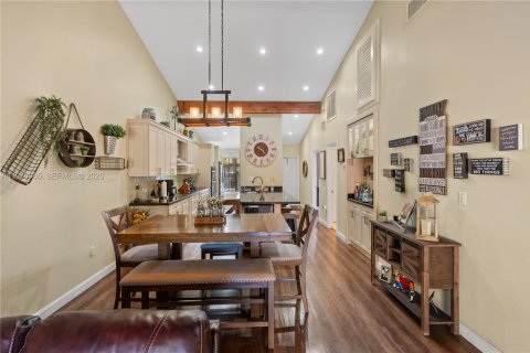 Townhouse in Pembroke Pines, Florida 2 bedrooms, 111.11 sq.m. № 2043081 - photo 26