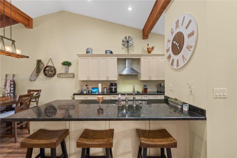 Townhouse in Pembroke Pines, Florida 2 bedrooms, 111.11 sq.m. № 2043081 - photo 29