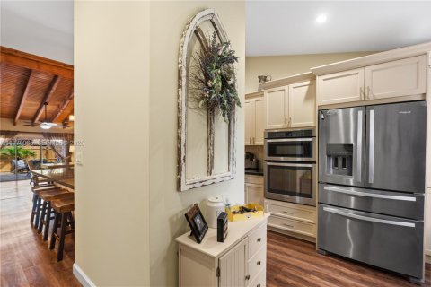 Townhouse in Pembroke Pines, Florida 2 bedrooms, 111.11 sq.m. № 2043081 - photo 18