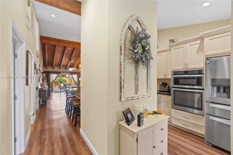 Townhouse in Pembroke Pines, Florida 2 bedrooms, 111.11 sq.m. № 2043081 - photo 17