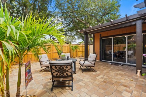 Townhouse in Pembroke Pines, Florida 2 bedrooms, 111.11 sq.m. № 2043081 - photo 25