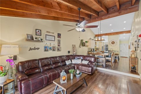 Townhouse in Pembroke Pines, Florida 2 bedrooms, 111.11 sq.m. № 2043081 - photo 14