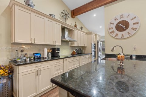 Townhouse in Pembroke Pines, Florida 2 bedrooms, 111.11 sq.m. № 2043081 - photo 16