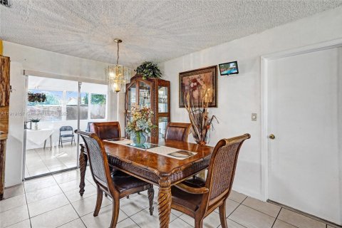 Купить виллу или дом в Санрайз, Флорида 3 спальни, 130.43м2, № 1974638 - фото 9