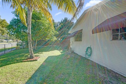 Купить виллу или дом в Санрайз, Флорида 3 спальни, 130.43м2, № 1974638 - фото 30