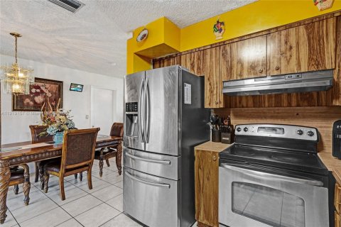 Купить виллу или дом в Санрайз, Флорида 3 спальни, 130.43м2, № 1974638 - фото 12