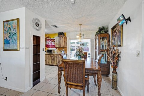 Купить виллу или дом в Санрайз, Флорида 3 спальни, 130.43м2, № 1974638 - фото 11