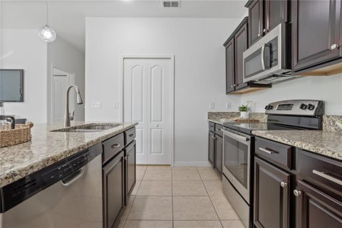 Touwnhouse à vendre à Apopka, Floride: 3 chambres, 163.23 m2 № 2098315 - photo 14