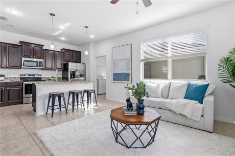 Touwnhouse à vendre à Apopka, Floride: 3 chambres, 163.23 m2 № 2098315 - photo 11
