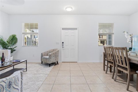 Touwnhouse à vendre à Apopka, Floride: 3 chambres, 163.23 m2 № 2098315 - photo 5