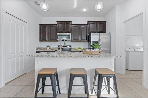 Touwnhouse à vendre à Apopka, Floride: 3 chambres, 163.23 m2 № 2098315 - photo 12