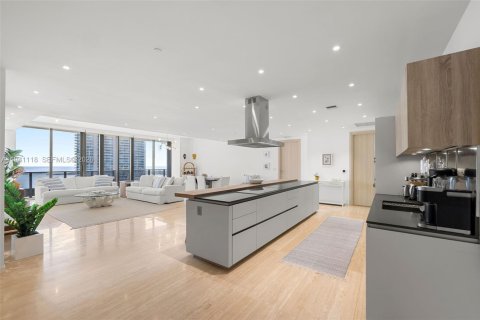 Copropriété à vendre à Miami, Floride: 2 chambres, 192.87 m2 № 1998530 - photo 22