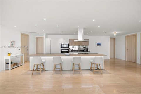 Copropriété à vendre à Miami, Floride: 2 chambres, 192.87 m2 № 1998530 - photo 17