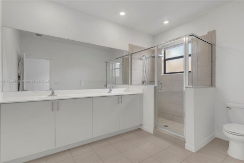 Townhouse in Pembroke Pines, Florida 3 bedrooms, 175.4 sq.m. № 1984972 - photo 16