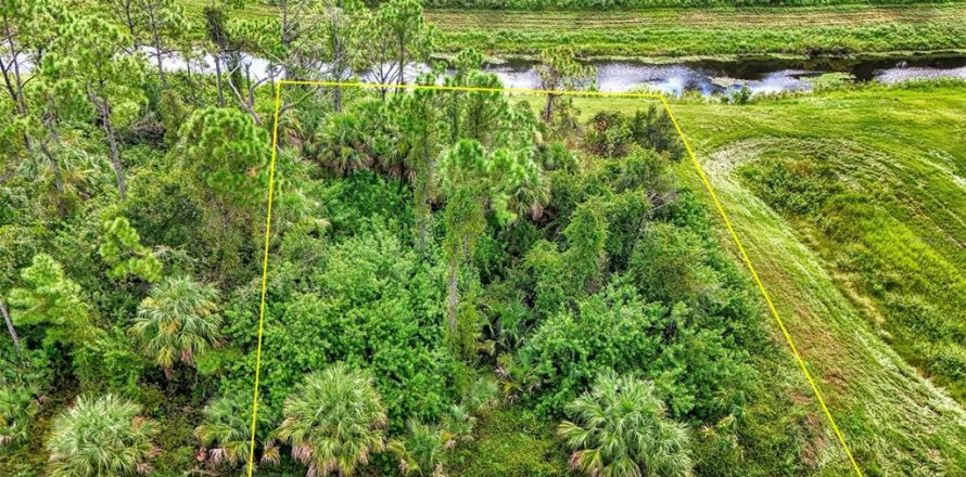 Land in North Port, Florida № 2159551