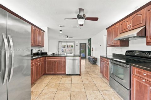 Купить виллу или дом в Дания-Бич, Флорида 4 спальни, 140.56м2, № 2387786 - фото 13