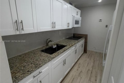 Снять в аренду кондоминиум в Майами, Флорида 2 спальни, 63.64м2, № 2046266 - фото 8