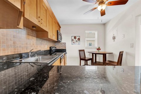 Condominio en venta en Hallandale Beach, Florida, 1 dormitorio, 71.53 m2 № 1875183 - foto 4