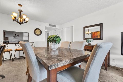 Condominio en venta en Hallandale Beach, Florida, 1 dormitorio, 71.53 m2 № 1875183 - foto 6
