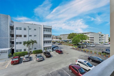 Condominio en venta en Hallandale Beach, Florida, 1 dormitorio, 71.53 m2 № 1875183 - foto 23