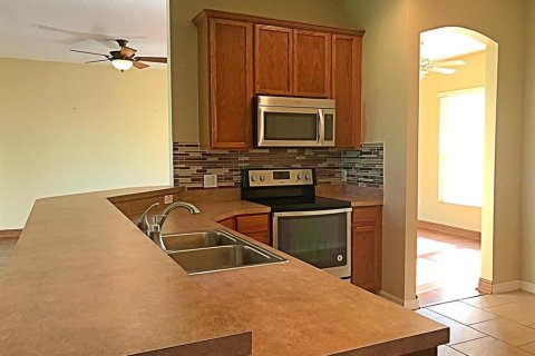 Casa en alquiler en Kissimmee, Florida, 3 dormitorios, 157.38 m2 № 1904631 - foto 18