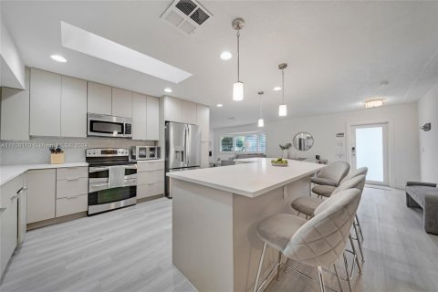 Casa en venta en Fort Lauderdale, Florida, 3 dormitorios, 175.03 m2 № 2076906 - foto 2