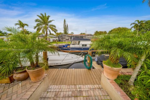 Casa en venta en Fort Lauderdale, Florida, 3 dormitorios, 175.03 m2 № 2076906 - foto 9