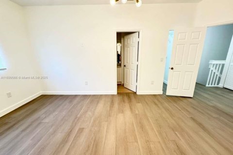 Townhouse in Lauderdale Lakes, Florida 3 bedrooms, 137.31 sq.m. № 1950868 - photo 21