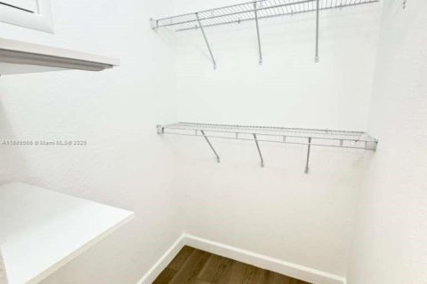 Townhouse in Lauderdale Lakes, Florida 3 bedrooms, 137.31 sq.m. № 1950868 - photo 28