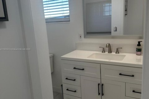 Condo in West Palm Beach, Florida, 1 bedroom № 1956644 - photo 6