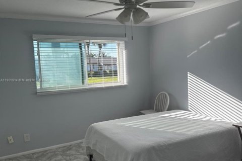 Condo in West Palm Beach, Florida, 1 bedroom № 1956644 - photo 5
