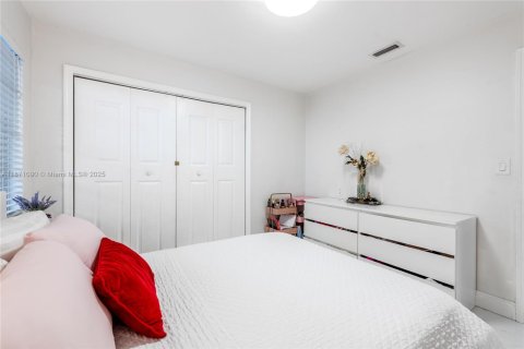 Villa ou maison à louer à Sweetwater, Floride: 3 chambres, 102.19 m2 № 1928331 - photo 14