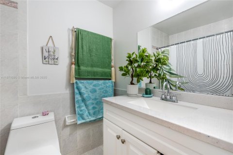 Villa ou maison à louer à Sweetwater, Floride: 3 chambres, 102.19 m2 № 1928331 - photo 17