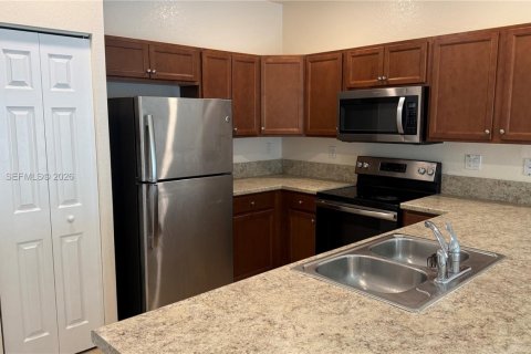 Casa en venta en Hialeah, Florida, 3 dormitorios, 143.53 m2 № 2171302 - foto 5