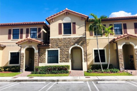 Casa en Hialeah, Florida 3 dormitorios, 143.53 m2 № 2171302