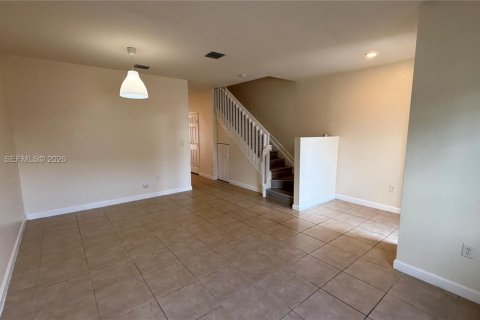 Casa en venta en Hialeah, Florida, 3 dormitorios, 143.53 m2 № 2171302 - foto 7