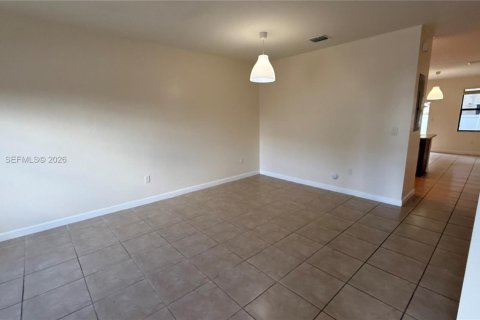 Casa en venta en Hialeah, Florida, 3 dormitorios, 143.53 m2 № 2171302 - foto 8