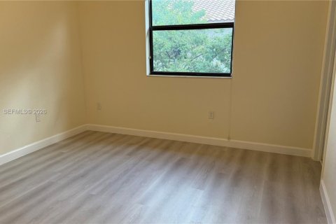 Casa en venta en Hialeah, Florida, 3 dormitorios, 143.53 m2 № 2171302 - foto 14