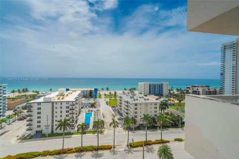 Condominio en venta en Hollywood, Florida, 2 dormitorios, 116.5 m2 № 1738186 - foto 4