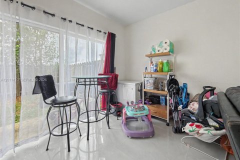 Adosado en venta en Florida City, Florida, 4 dormitorios, 124.3 m2 № 2171096 - foto 10