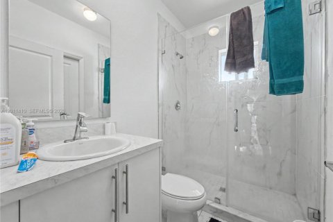Adosado en venta en Florida City, Florida, 4 dormitorios, 124.3 m2 № 2171096 - foto 12