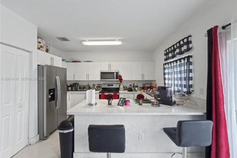 Adosado en venta en Florida City, Florida, 4 dormitorios, 124.3 m2 № 2171096 - foto 9