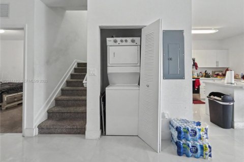 Adosado en venta en Florida City, Florida, 4 dormitorios, 124.3 m2 № 2171096 - foto 11