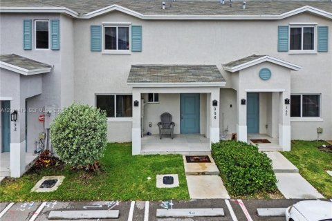 Adosado en venta en Florida City, Florida, 4 dormitorios, 124.3 m2 № 2171096 - foto 2