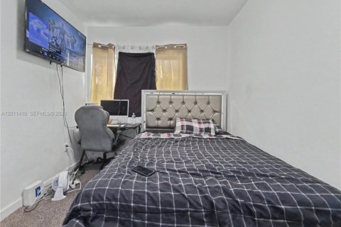 Adosado en venta en Florida City, Florida, 4 dormitorios, 124.3 m2 № 2171096 - foto 14
