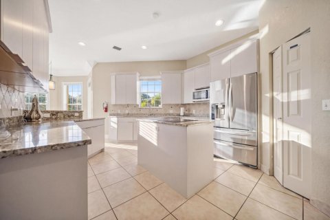 Villa ou maison à louer à Coconut Creek, Floride: 6 chambres, 418.62 m2 № 2192219 - photo 9